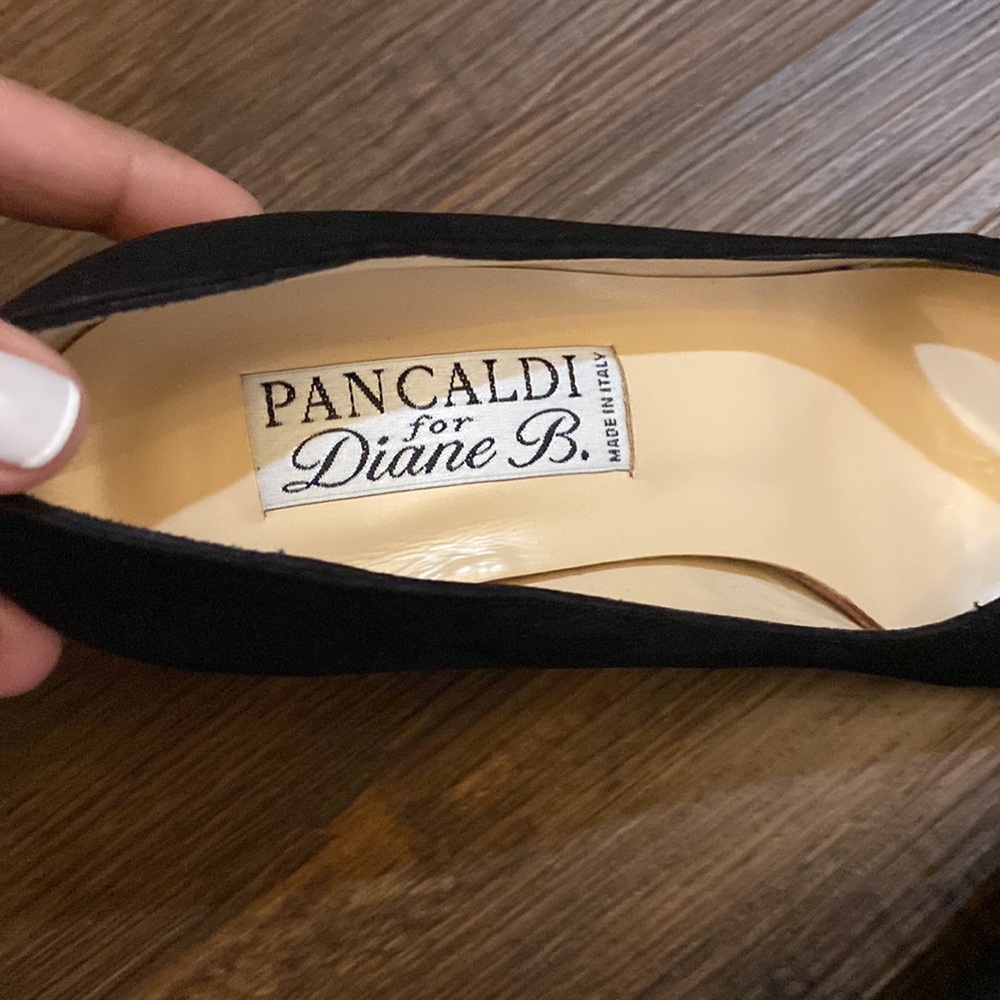 New Italian made classy black suede heels - Picture 2 of 6